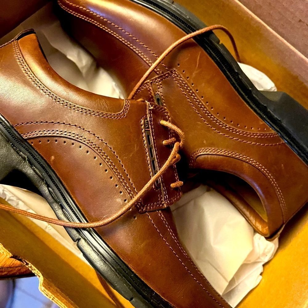 Clarks men’s unkenneth brown 7.5M lace-up shoes! New! -  30% off bundles!